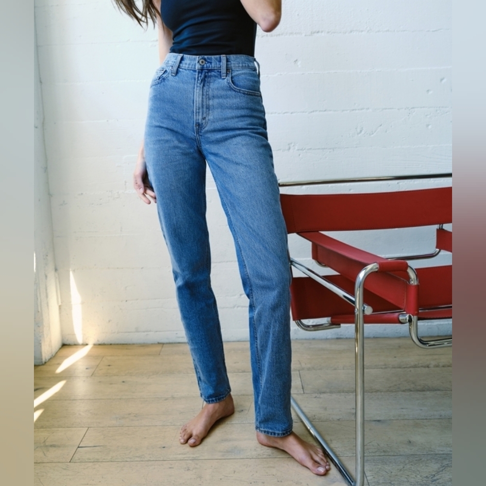 Abercrombie & Fitch The '90s Straight Ultra High Rise Jeans Size 27 / 4 Vintage